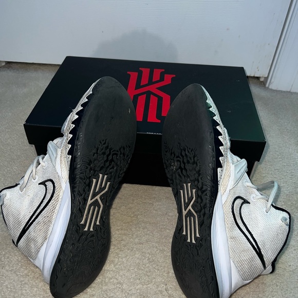 Nike Kyrie 7 - Mens Basketball Shoes - White/Black/White, Size 10.5 - Picture 9 of 12